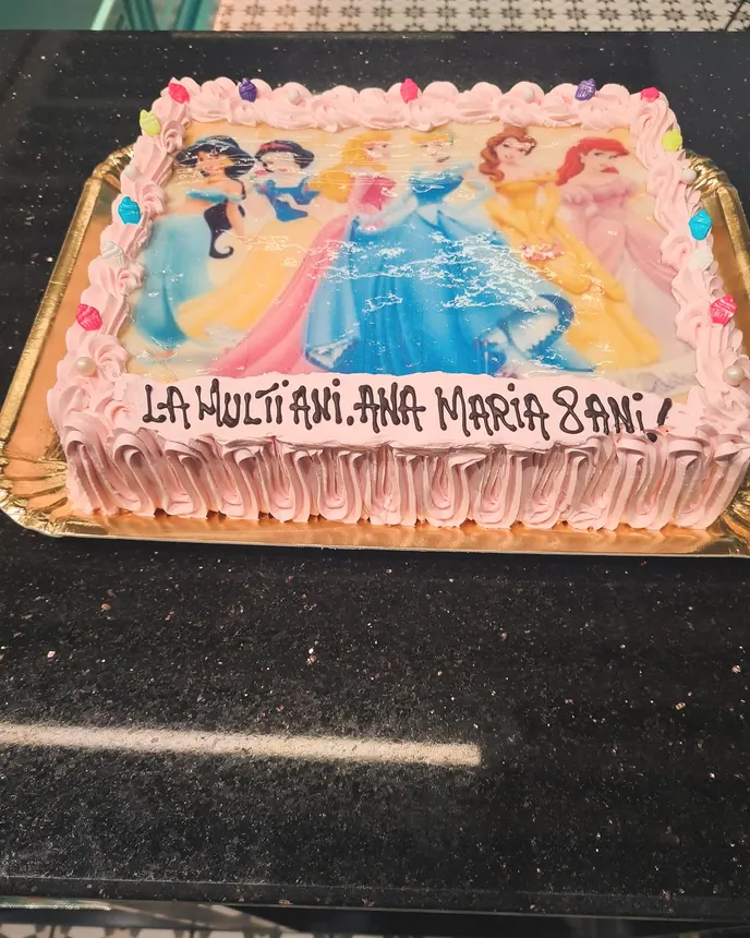 Tort dreptunghiular cu prințesele Disney, pentru Ana Maria, la opt ani